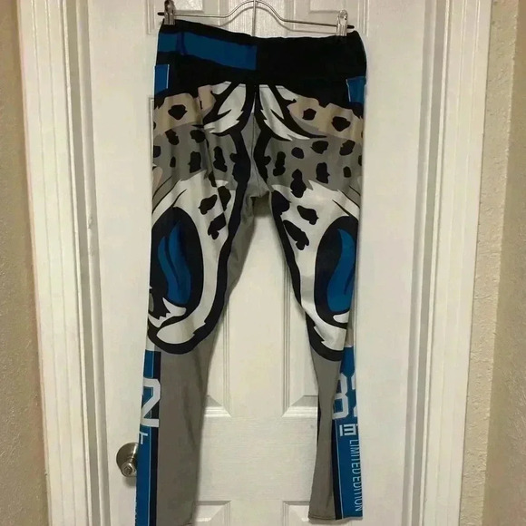 🐆🔥Jaguars women’s leggings size XL🐆🔥 - Picture 4 of 10
